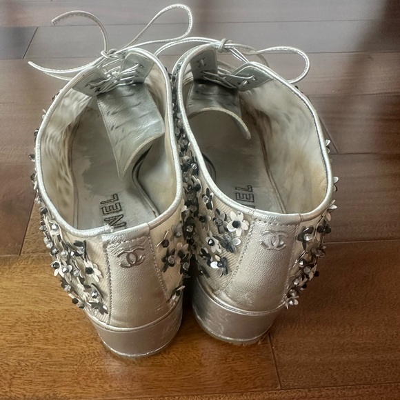 CHANEL MESH/SEQUINS SILVER LACE UP SHOES - Picture 5 of 8